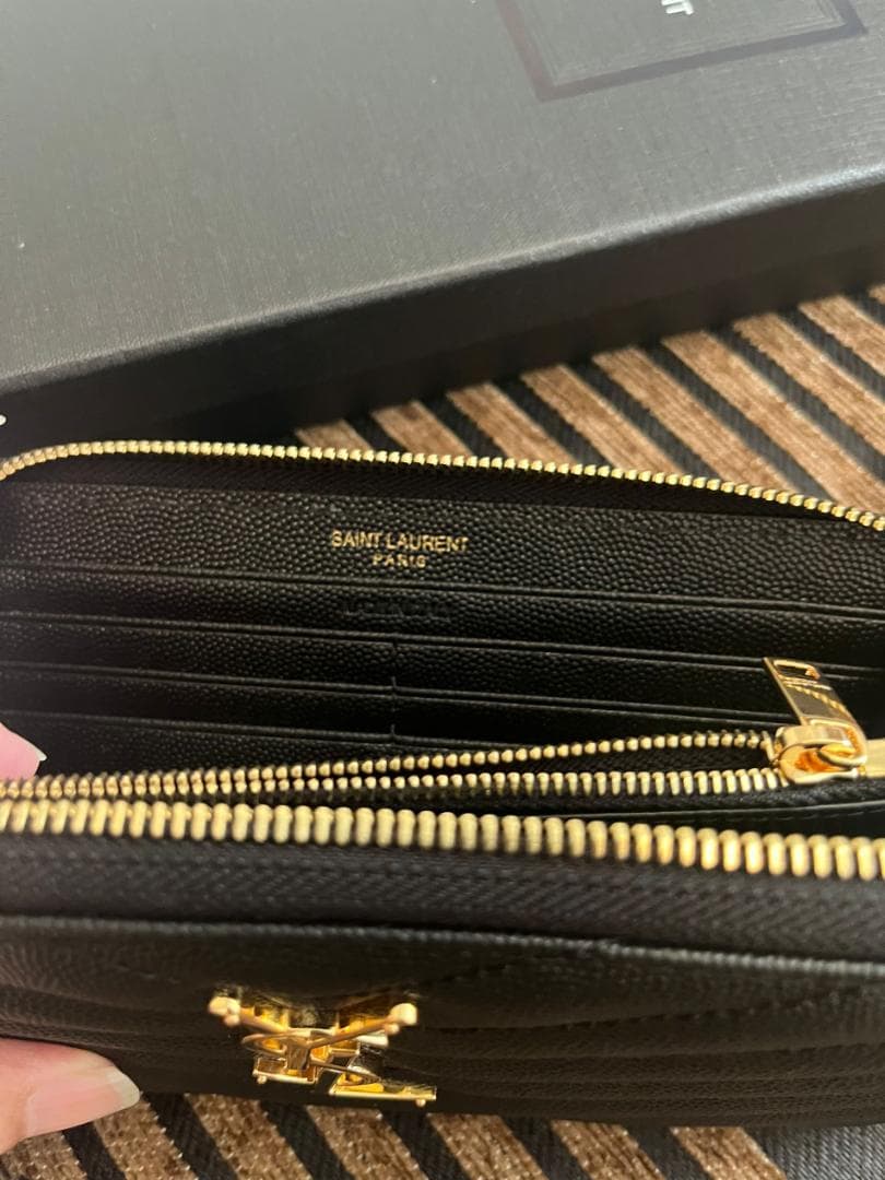 美品✨イヴサンローラン ラウンドファスナー 長財布