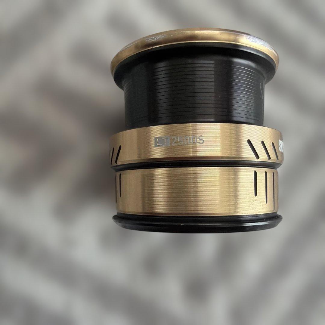 21CALDIA LT 2500S-XH スピニングリール