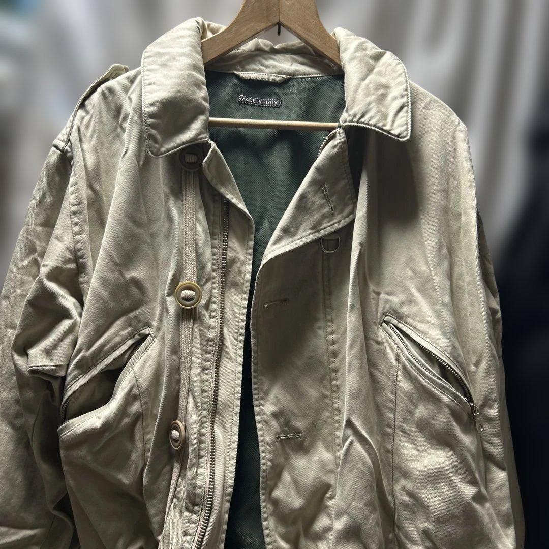 イタリア製アウター正規販売にて