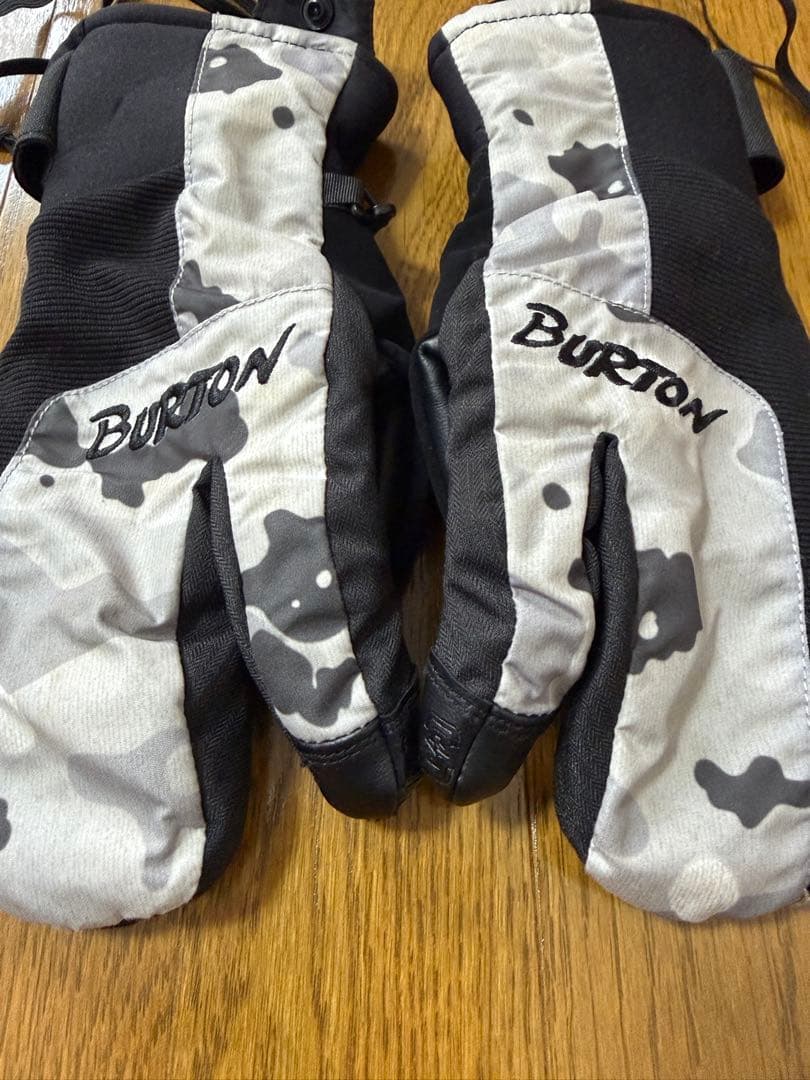 値下げ！BURTON スノーボードウェア S (グローブ付き)