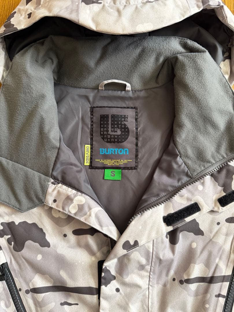 値下げ！BURTON スノーボードウェア S (グローブ付き)