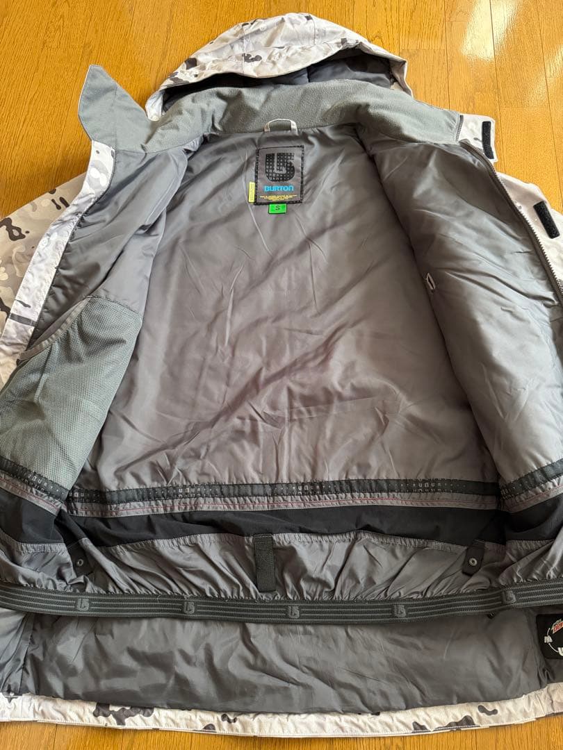 値下げ！BURTON スノーボードウェア S (グローブ付き)