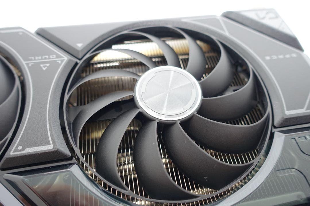 グラフィックボード・グラボ・ビデオカード ASUS DUAL GeForce RTX 4070 12GB
