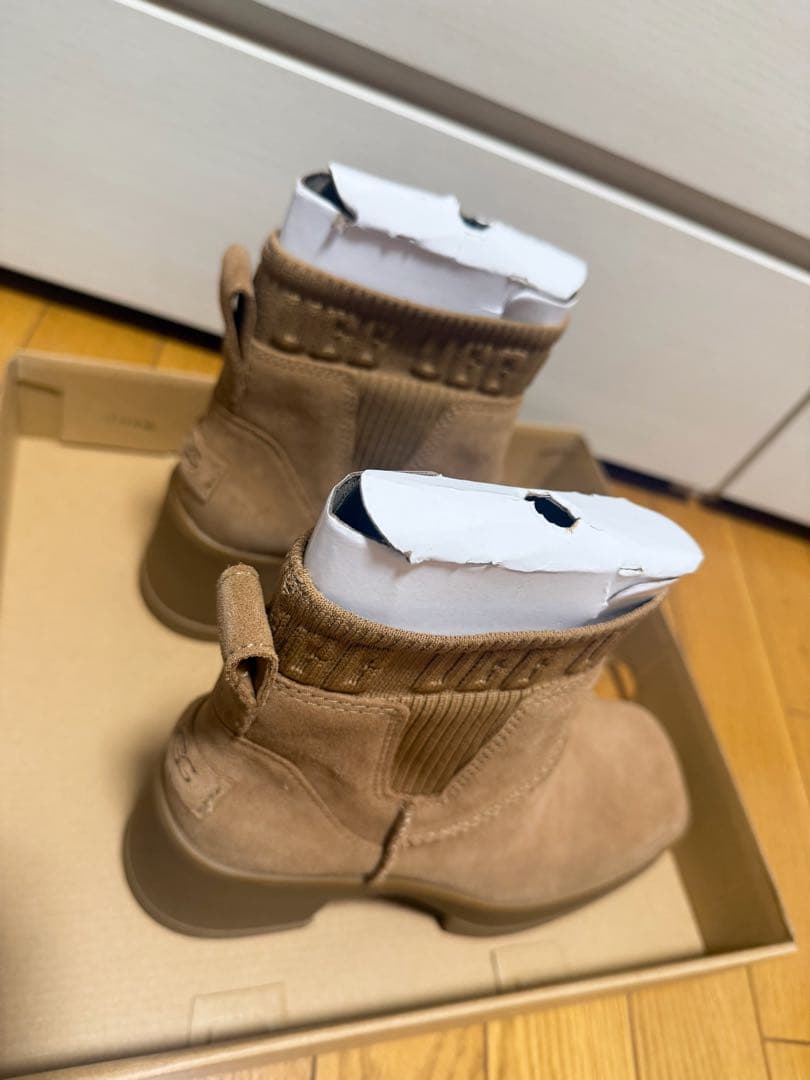 【新品未使用】UGG ブーツ 24cm MOXY CHELSEA