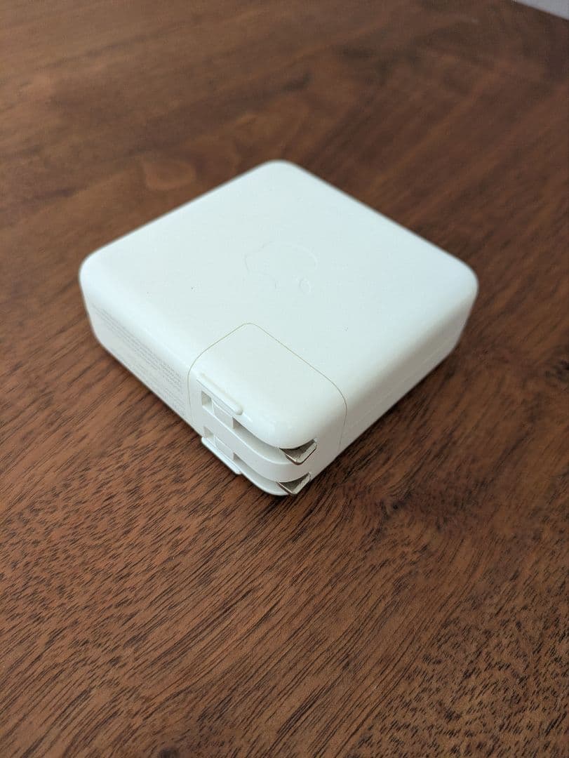 Apple MacBook Pro 13インチ 充放電回数少