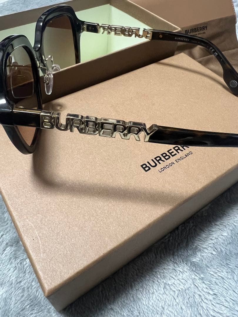 BURBERRY ブラウン オーバーサイズ サングラス