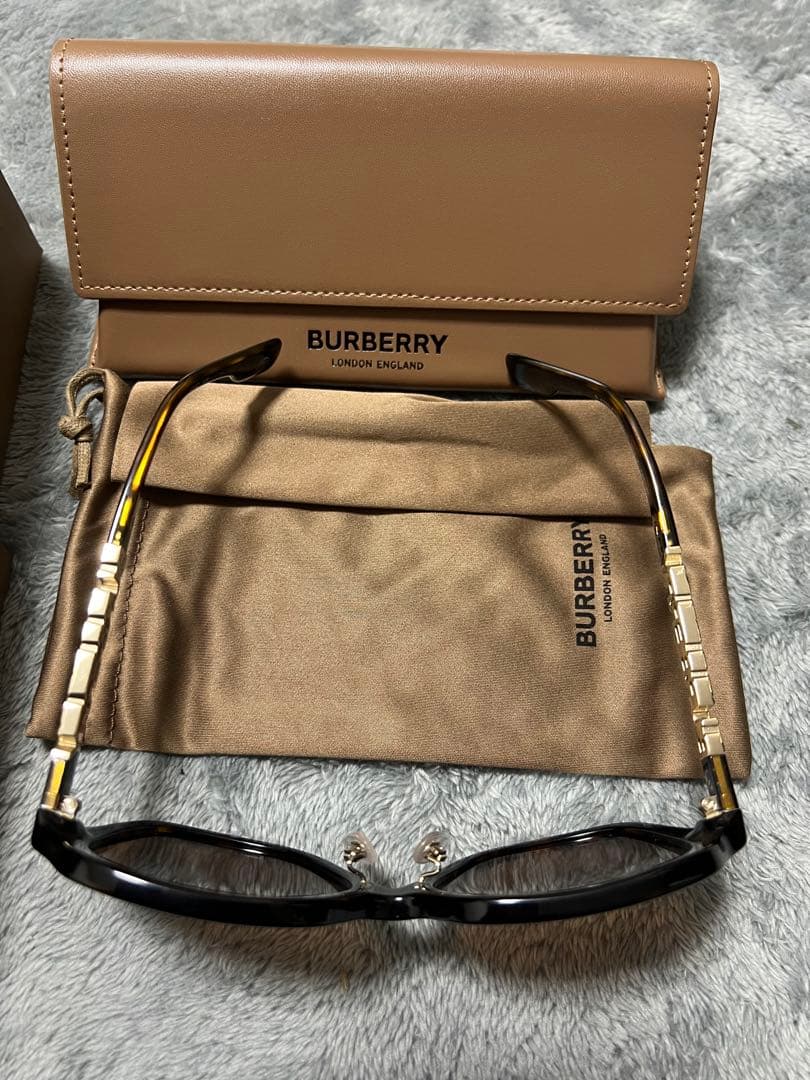 BURBERRY ブラウン オーバーサイズ サングラス