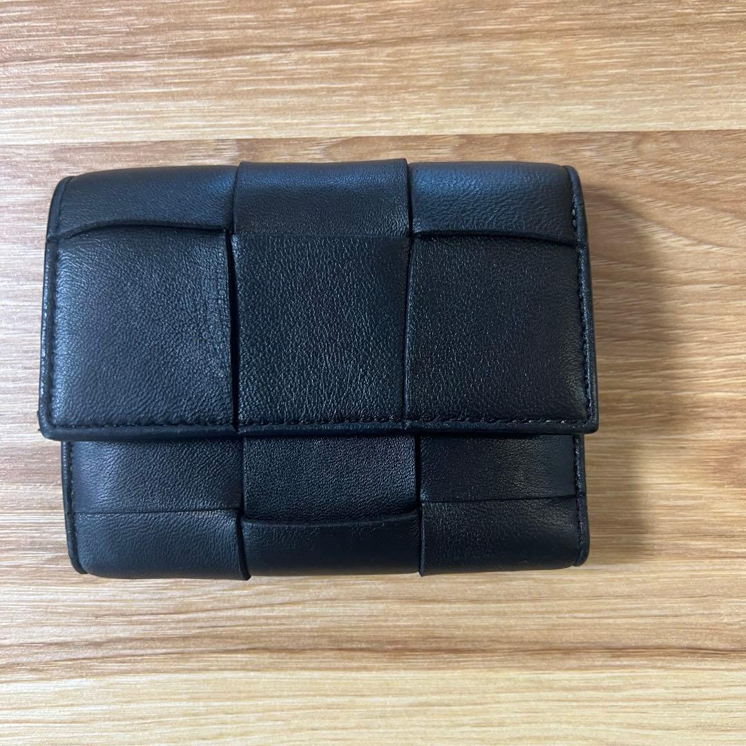 極美！BOTTEGA VENETA ボッテガ　二つ折り財布 ブラック