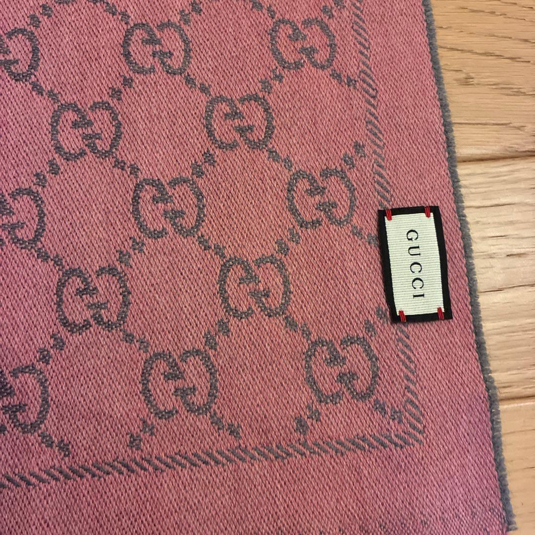 GUCCI GGロゴ マフラー ピンク/グレー