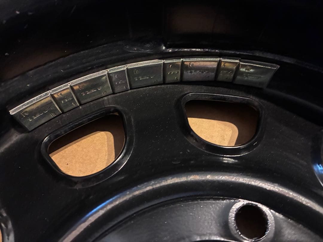 ハイエース　3型後期　デイトナ　スチールホイール４本セット　センターキャップ付き