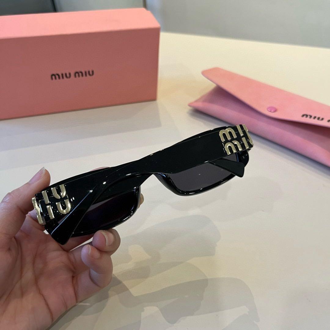 MIU MIU ミュウミュウ サングラス ロゴ ブラック SMU8149