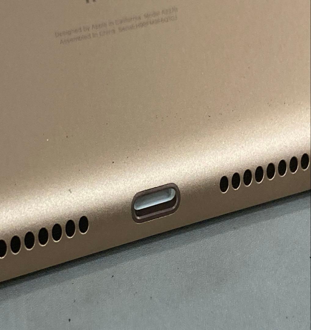 apple iPad 8世代　Wi-Fiモデル A2270 ゴールド 128GB