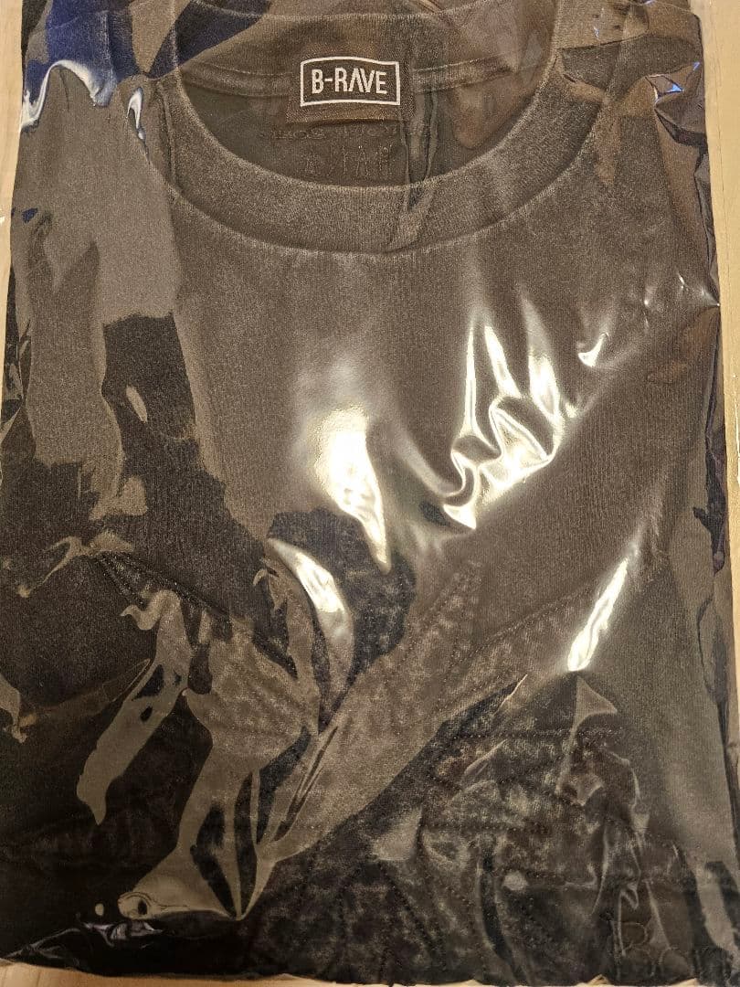 HANA 1st TOUR 2026 Born to Bloom Tシャツ　L
