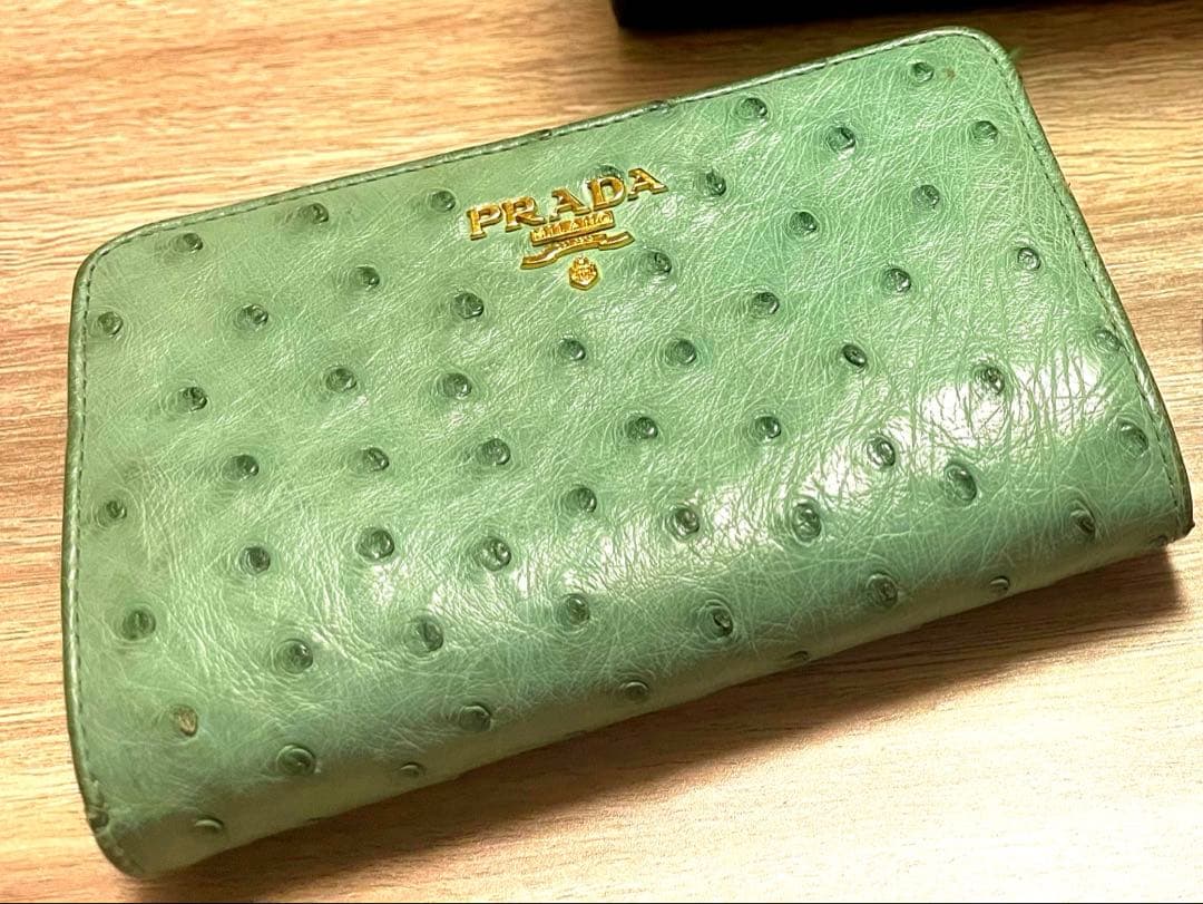 PRADA 二つ折り財布 オーストリッチレザー ミントグリーン