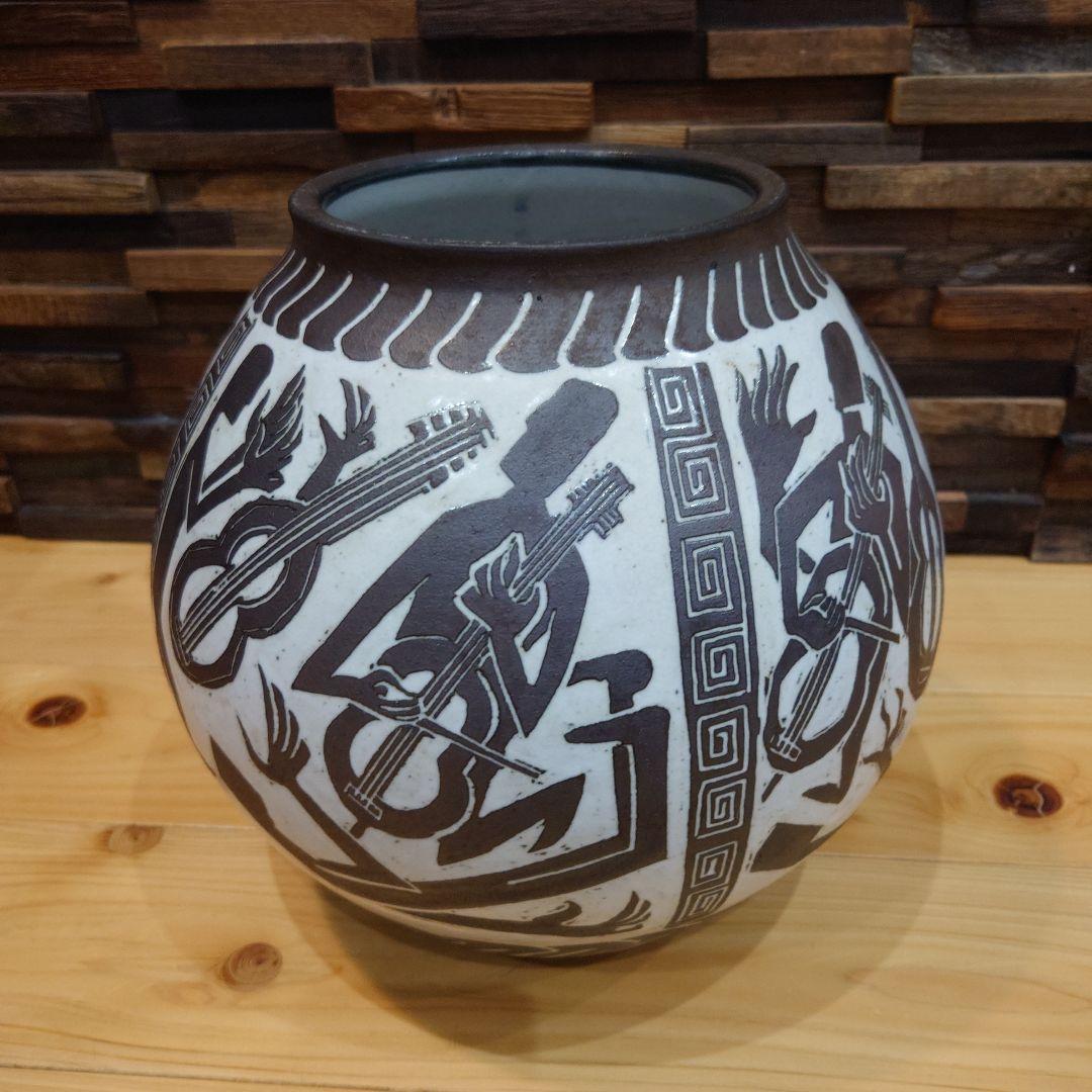 人物と楽器のデザイン陶器　作家　陶芸家　アンティーク　美術品　壺　芸術品