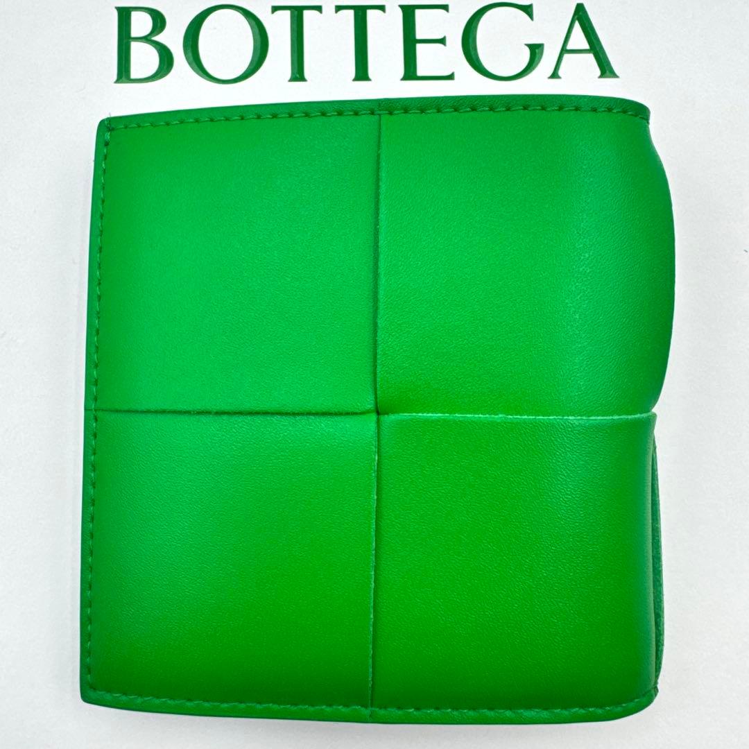 未使用品✨BOTTEGA VENETA カセット　二つ折り　お札入れ　レザー
