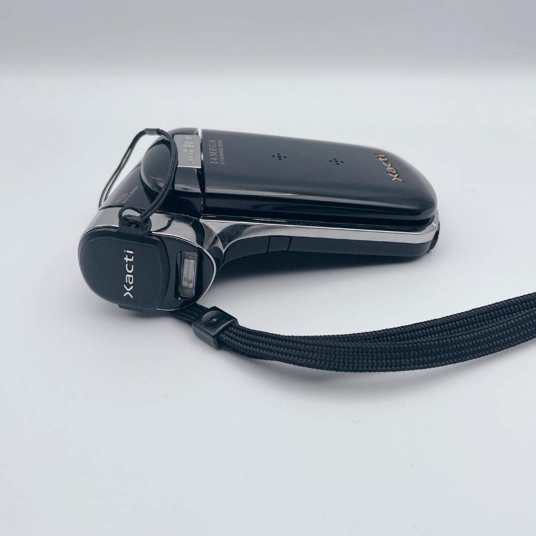 【美品】SANYO 縦型 フルHDデジタルムービーカメラ DMX-CG110