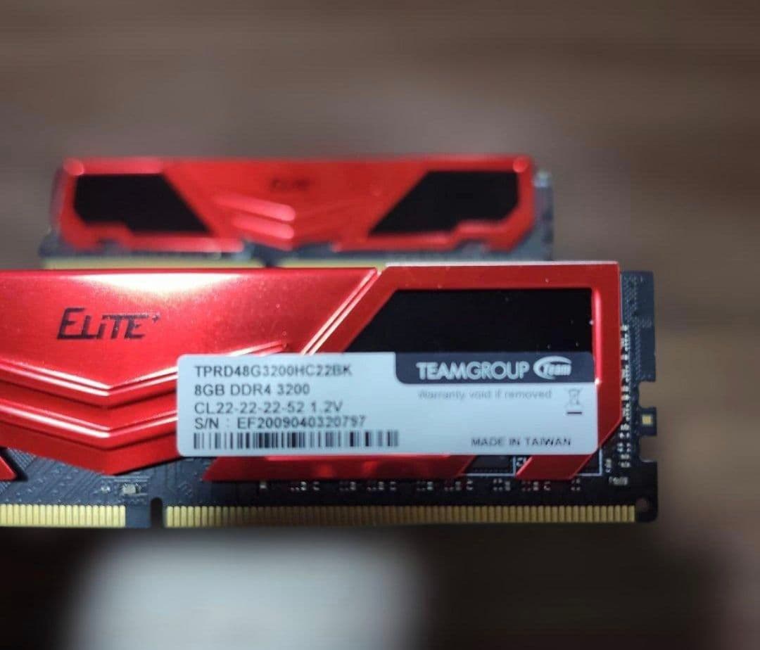 TEAM　DDR4 3200MHz 8GB メモリー２枚セット