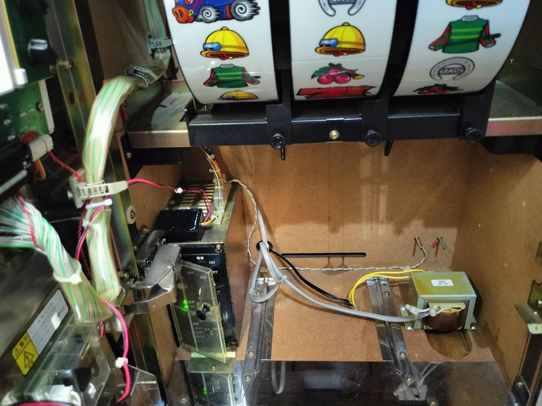 【パチスロ実機】サミー（SANYO）★ダービーボーイ【不要機付】４号機