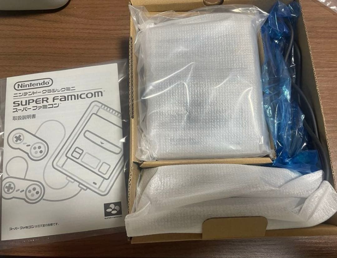 ニンテンドークラシックミニスーパーファミコン　ケース付き