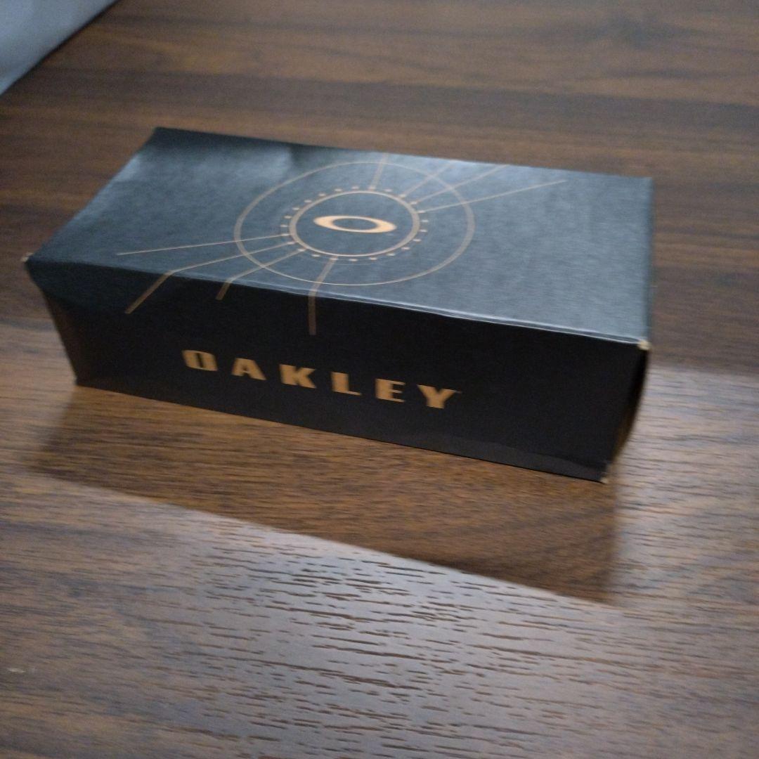 ち*ん様 Oakley サングラス LATCH ユニセックス大人