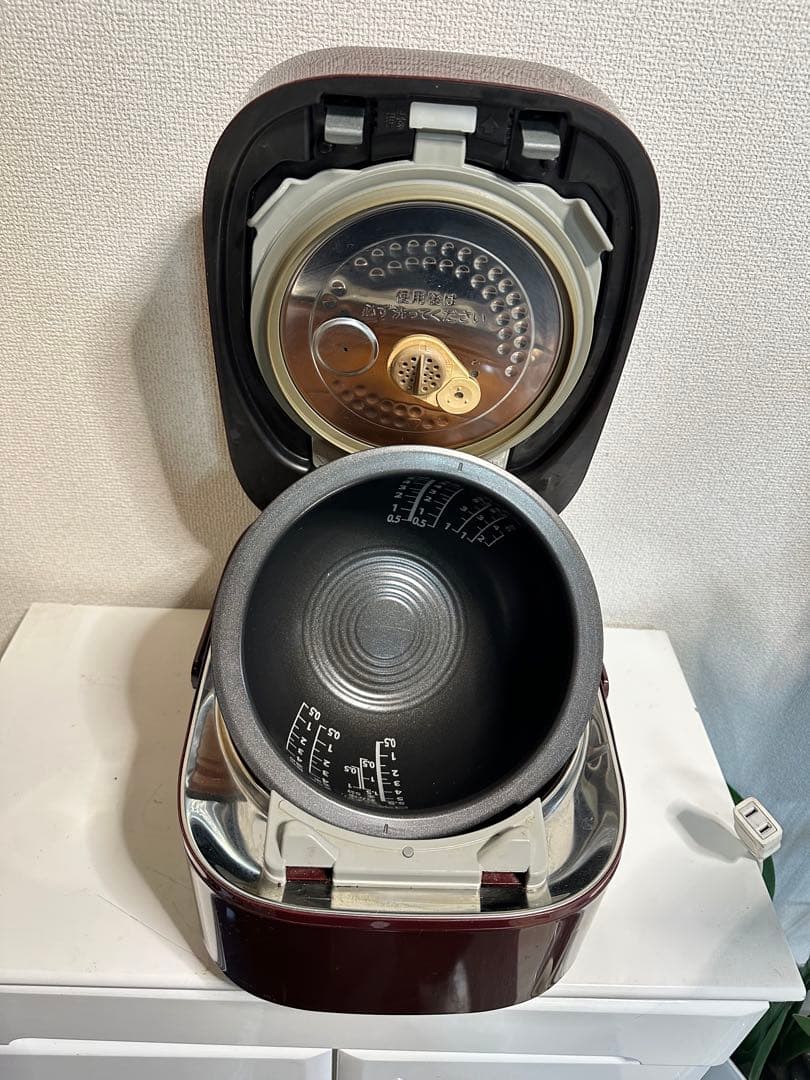 TOSHIBA RC-10VXL東芝真空圧力炊飯器 本丸釜 動作保証　5.5合