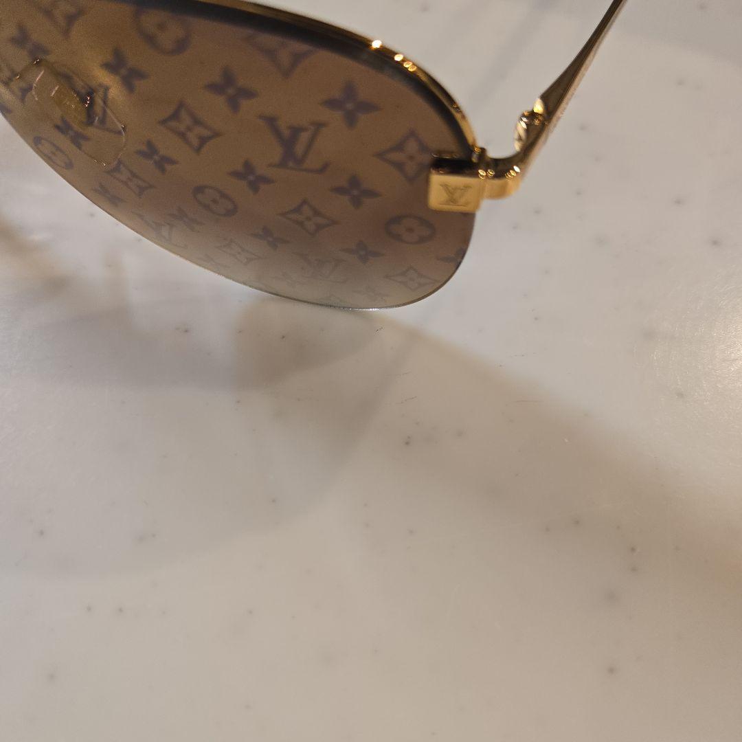 LOUIS VUITTON　サングラス　クロックワイズ