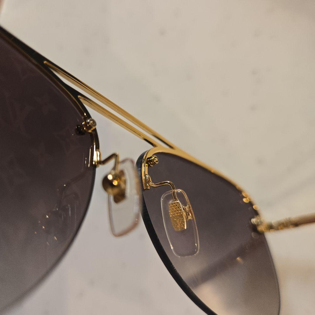 LOUIS VUITTON　サングラス　クロックワイズ