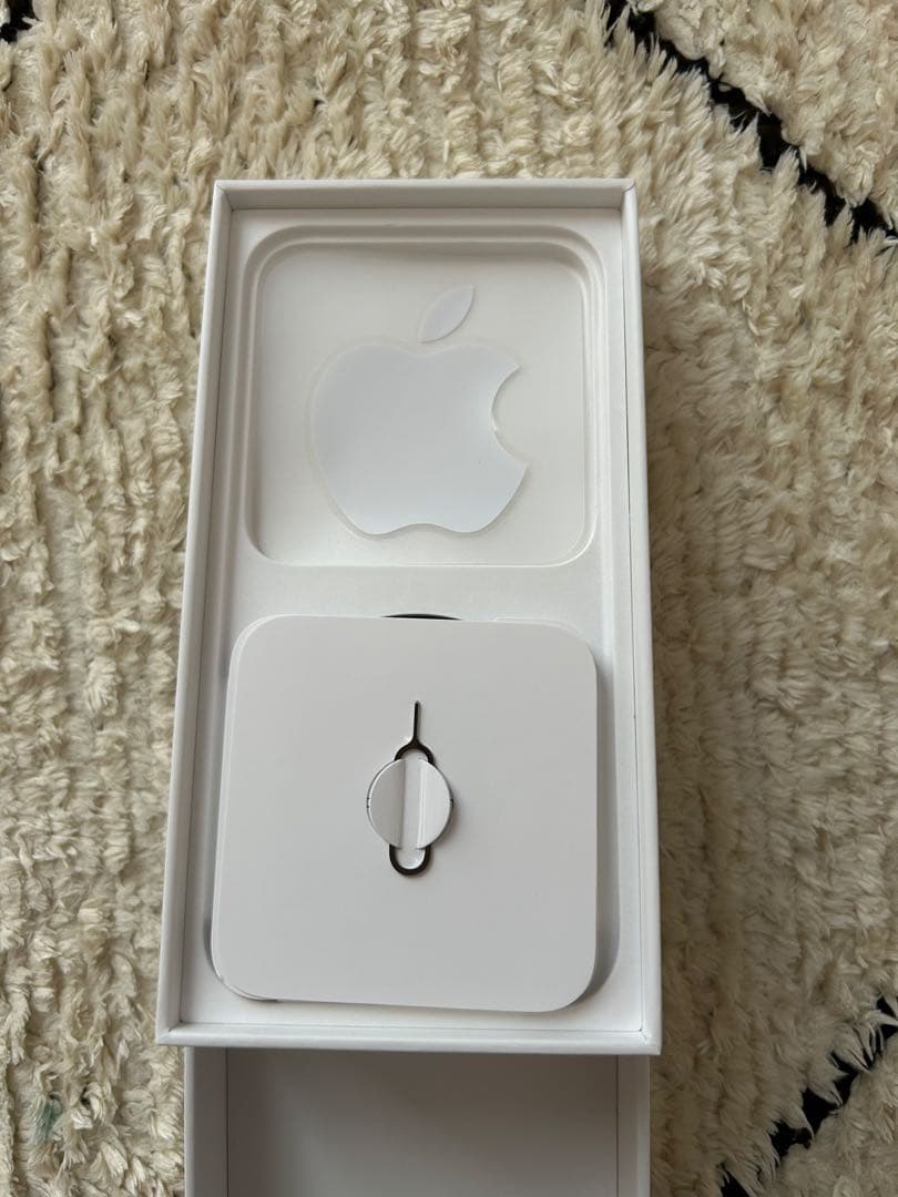 Apple iPhone14 スターライト　 本体