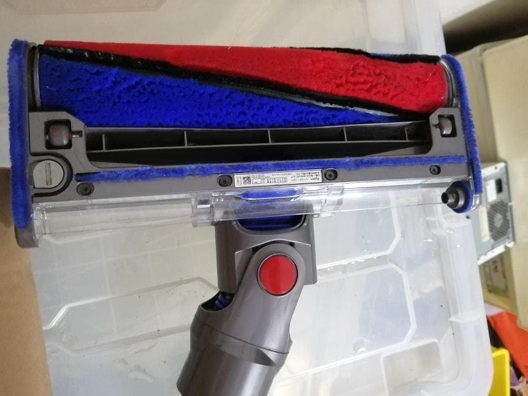 ダイソンV8 SV10 掃除機＋新品バッテリー 分解清掃済み動作品