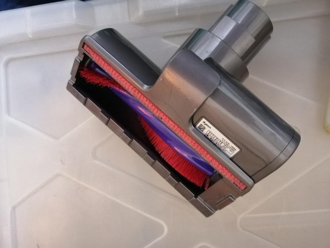 ダイソンV8 SV10 掃除機＋新品バッテリー 分解清掃済み動作品