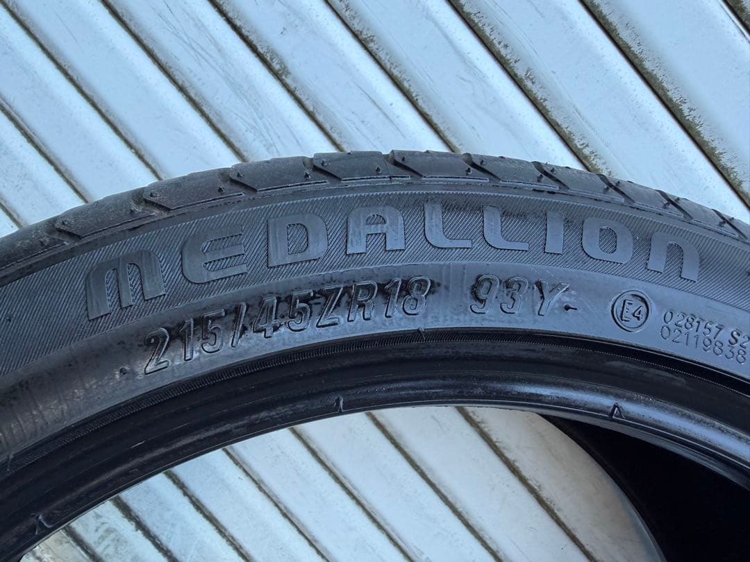 CST MD-A1 MEDALLION 215/45R18 ×2本 中古