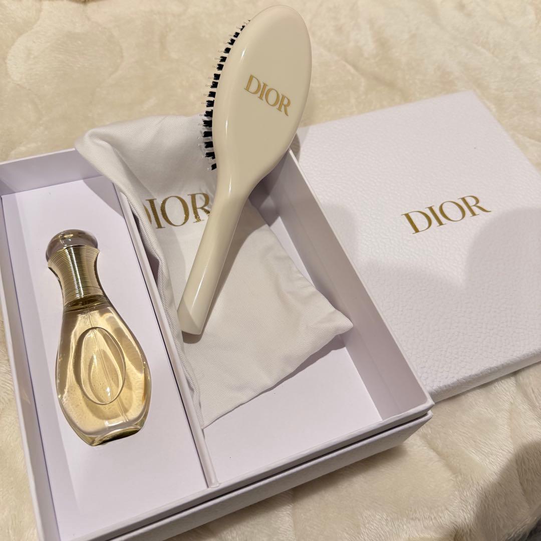 Dior ノベルティー　プラチナランク　ヘアミスト&ヘアブラシ
