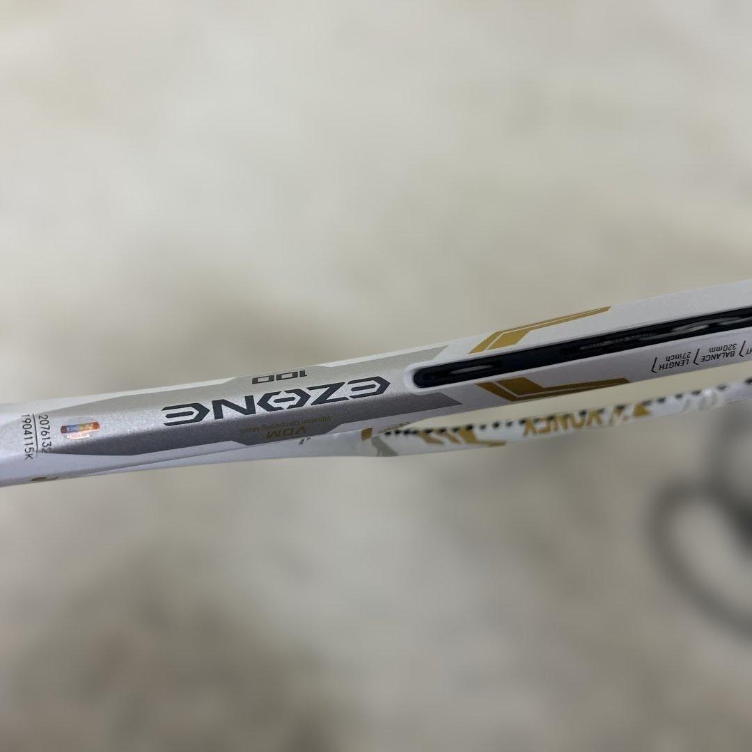 【希少】YONEX EZONE 100 大坂なおみモデル　ホワイト/ゴールドG2