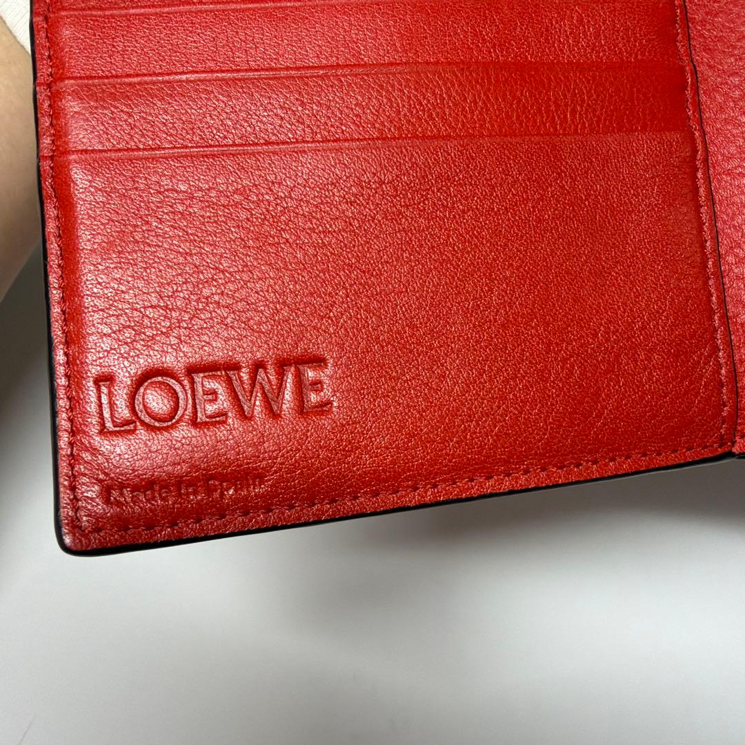 超美品 LOEWE 二つ折り財布 バーティカル ウォレット ミディアム