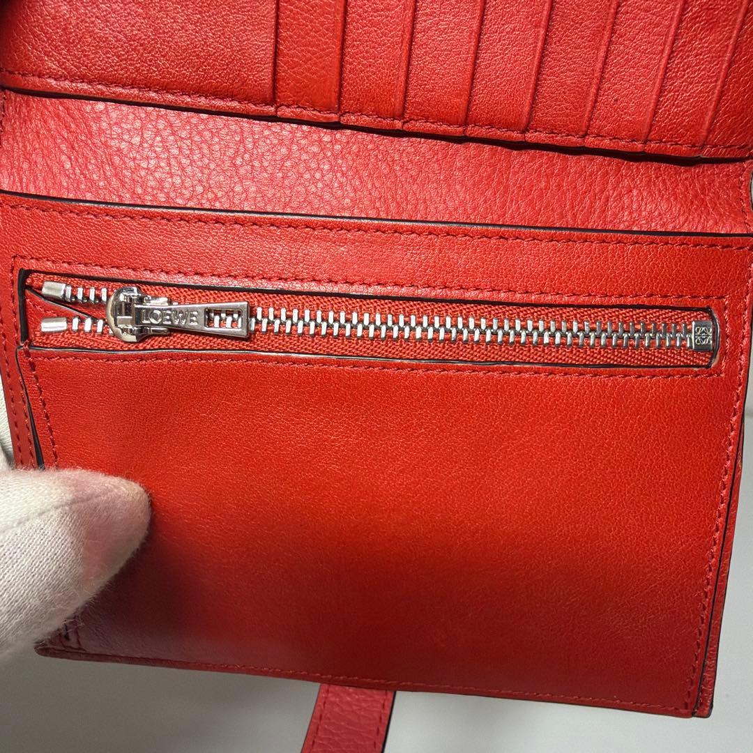 超美品 LOEWE 二つ折り財布 バーティカル ウォレット ミディアム