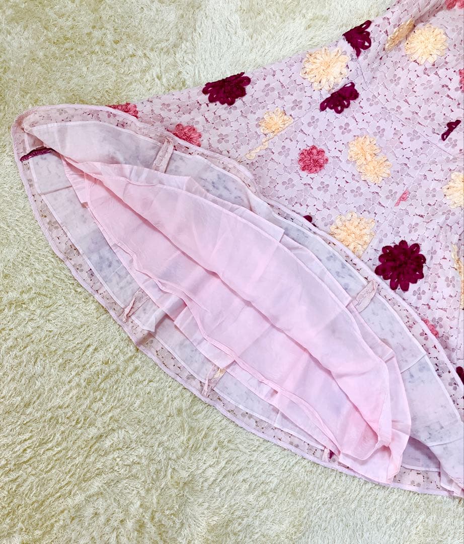 トッカ　ワンピース　ピンク　サイズ4 フレア　花柄刺繍　レース