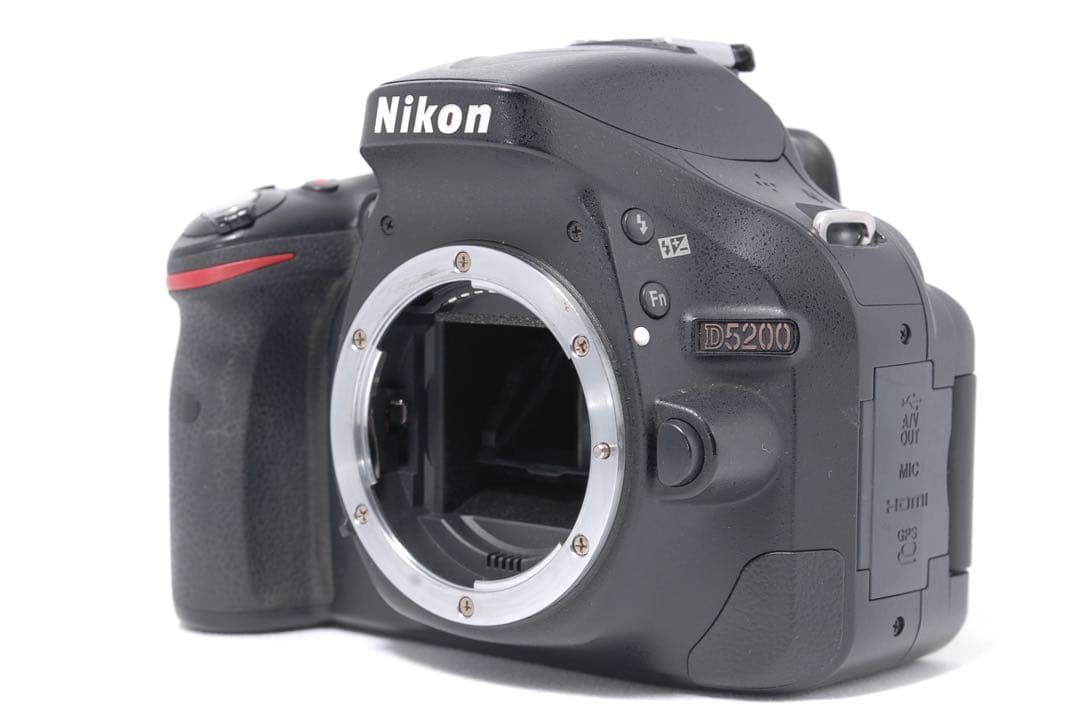 美品セット✨Nikon D5200✨自撮り◎ カメラバッグ付で届いてすぐ使える