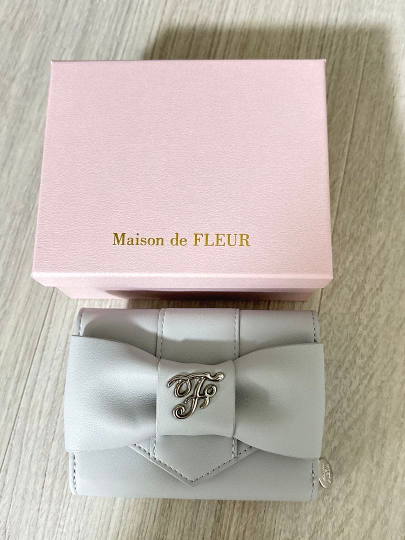 Maison de FLEUR ベルトリボンウォレット サックスブルー