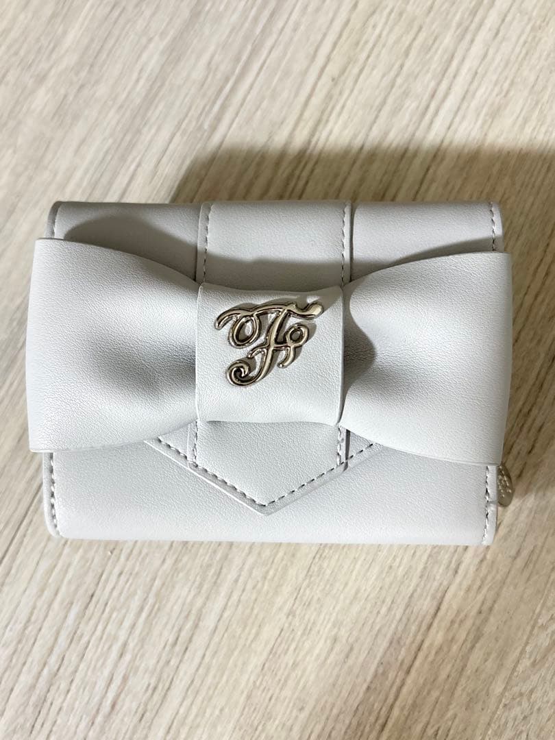 Maison de FLEUR ベルトリボンウォレット サックスブルー