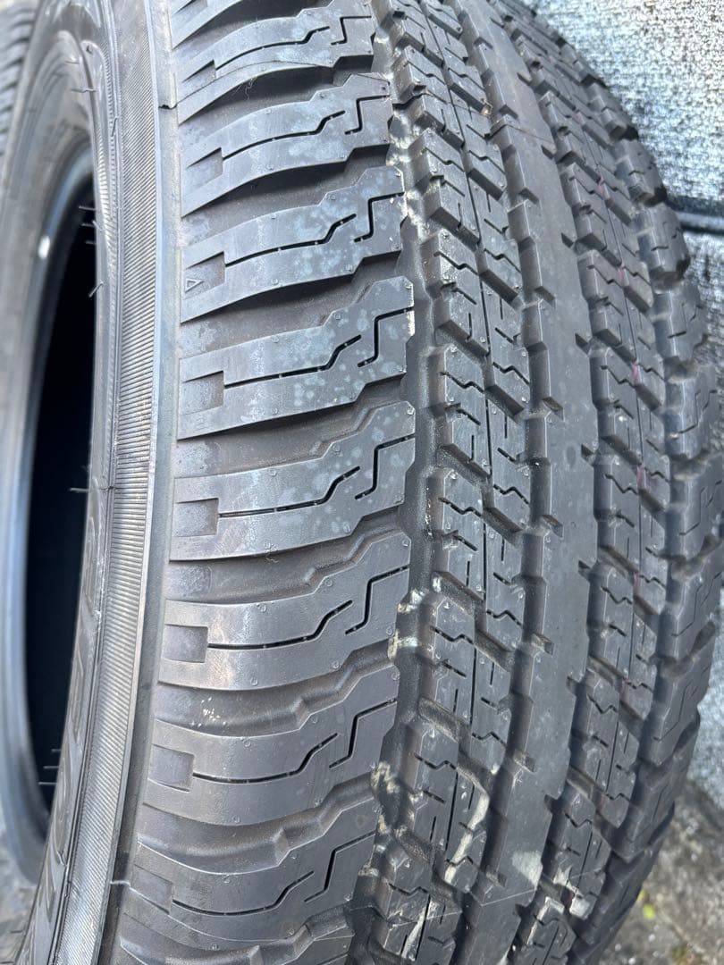 ハイラックス純正タイヤ　265/65/R17 4本