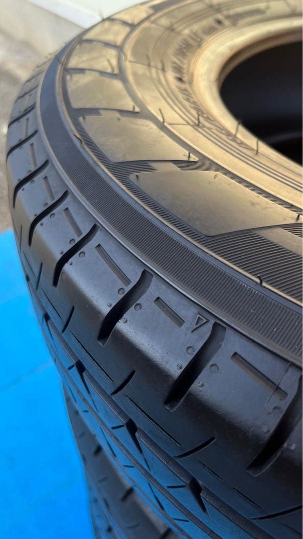 タイヤ・ホイール 195/80R15 107/105N LT Yokohama BluEarth