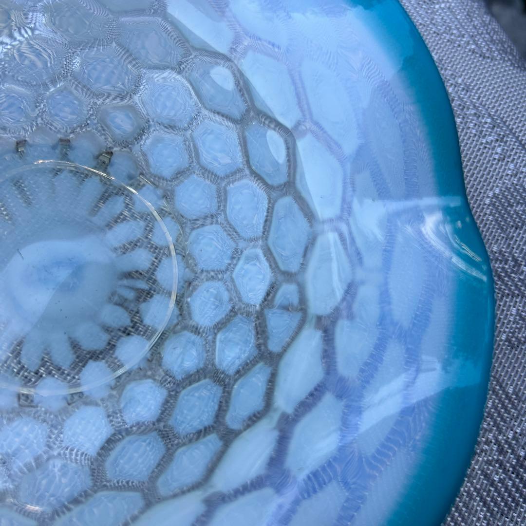 レトロ 古い ガラス製 なみなみ 金魚鉢風 足つき 水色 皿