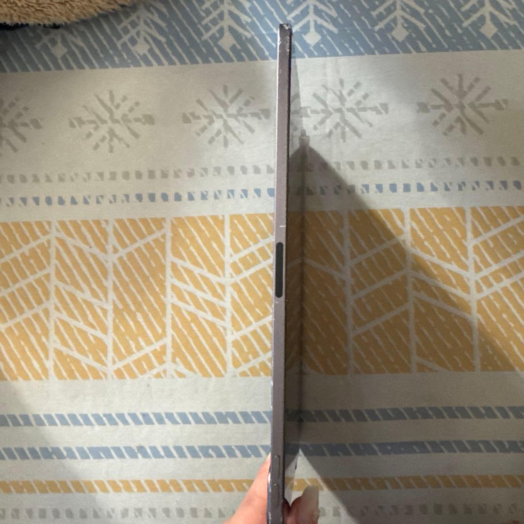 iPad本体 画面ひび割れあり