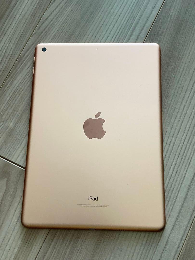 iPad (第6世代) Wi-Fi 32GB 未使用アダプター・ケーブル付き