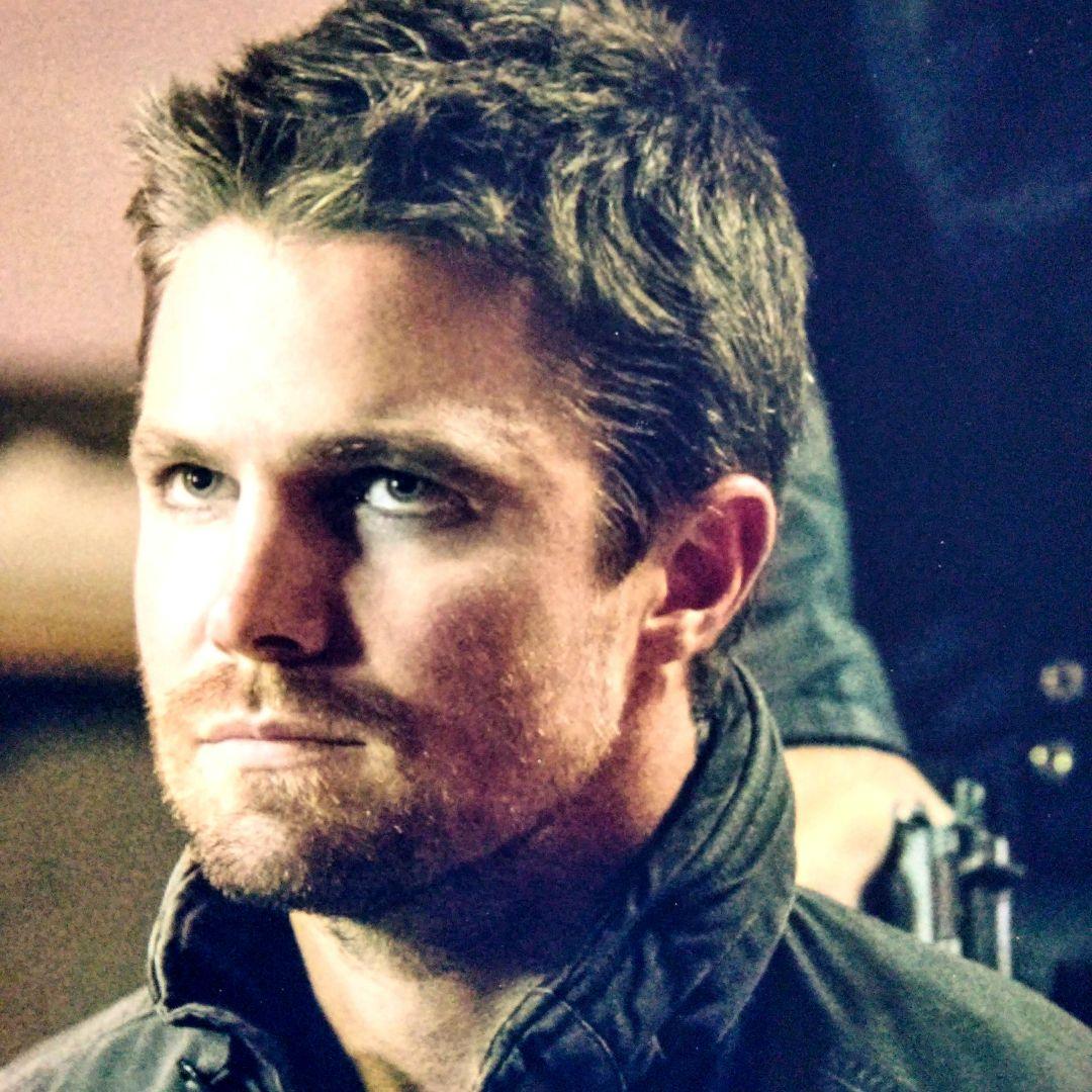 セール中…スティーヴン・アメル直筆サイン入り超大型写真…ARROW