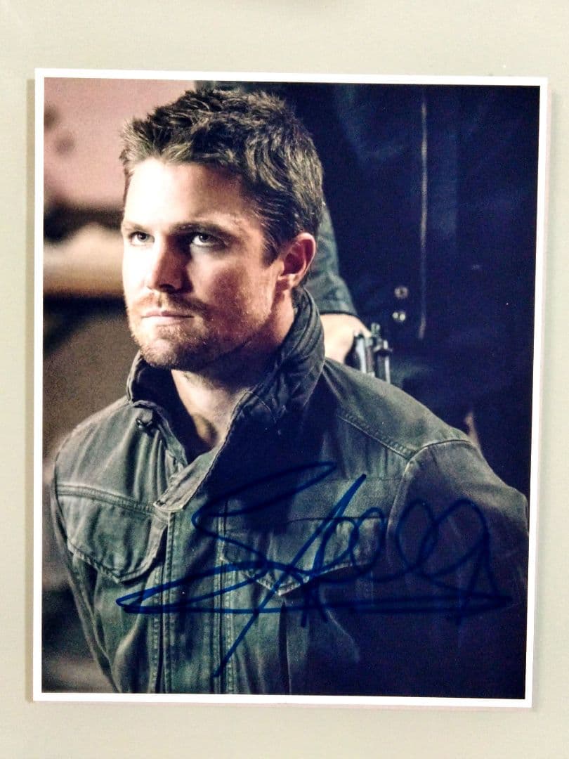 セール中…スティーヴン・アメル直筆サイン入り超大型写真…ARROW