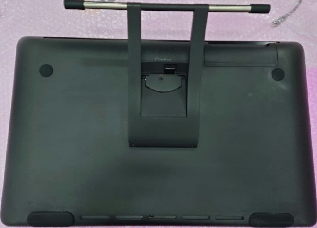 液タブ・ペンタブ Wacom Cintiq 22