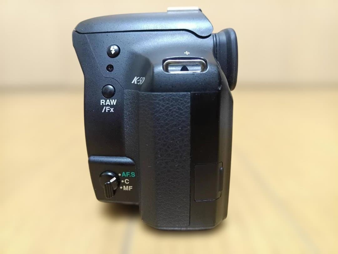 Pentax　K-50　ダブルレンズキット　18－135 + 55-300