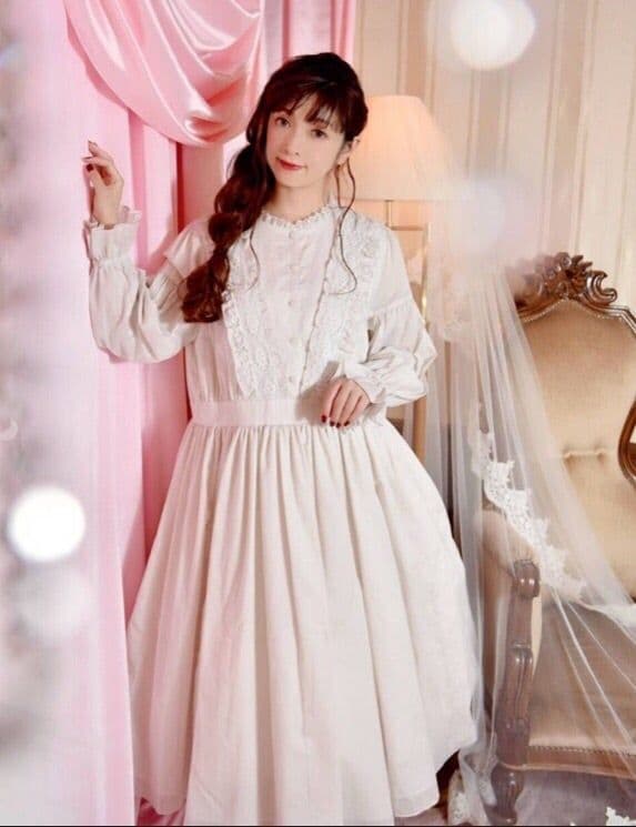 【美品♡3.7万】近年　ペルラネルオストリカ バラトーションレースワンピース
